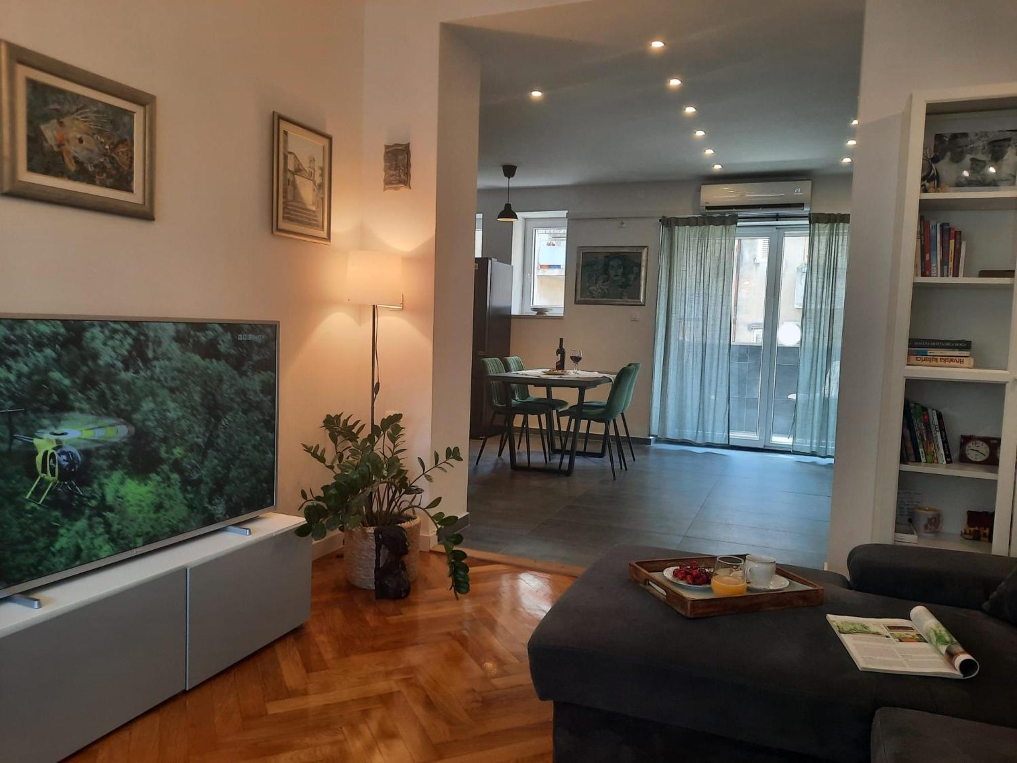 Home Apartment Split